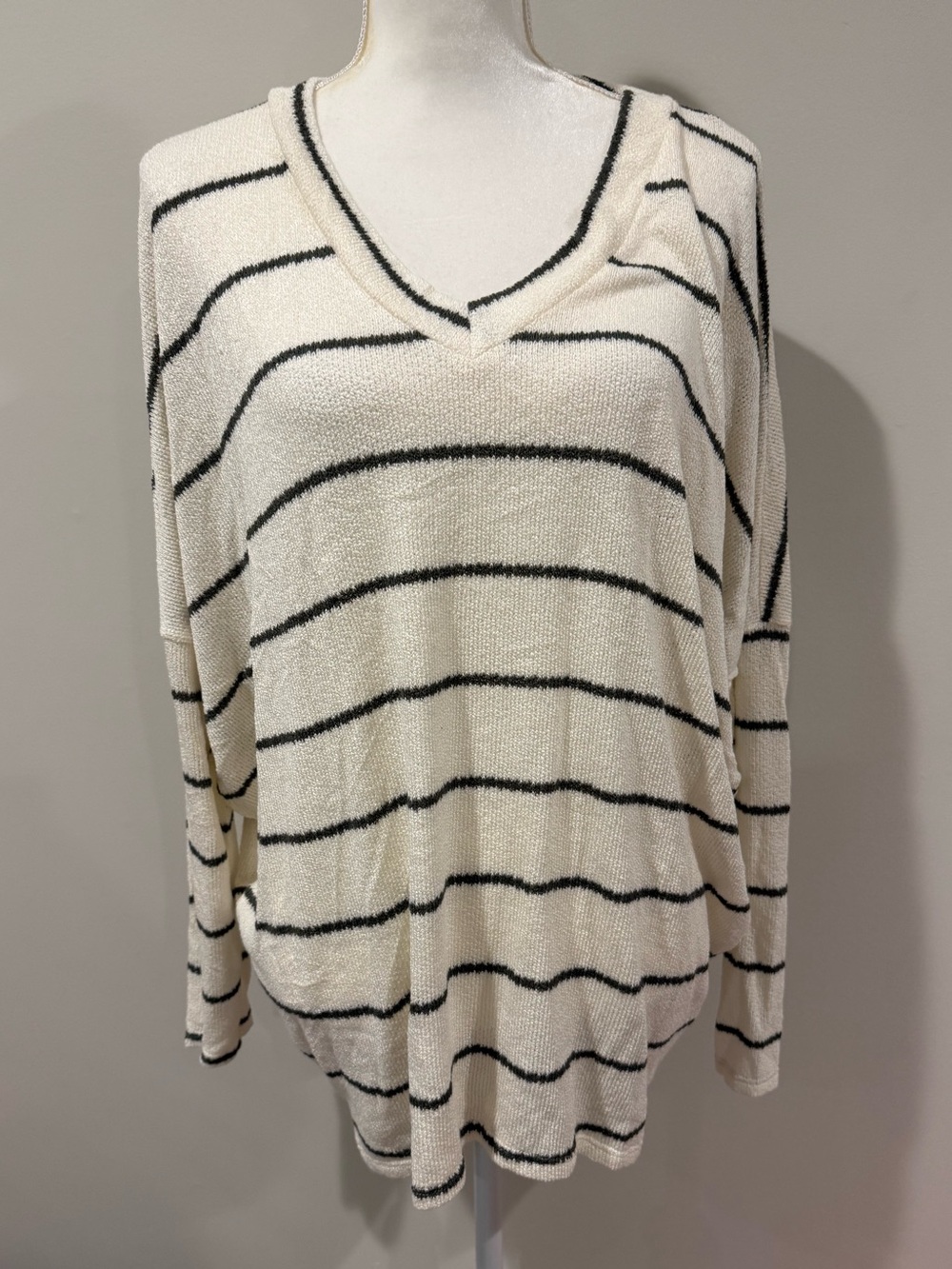 NEW CHARLOTTE AVERY stripe dolman sleeve top Gray Cream